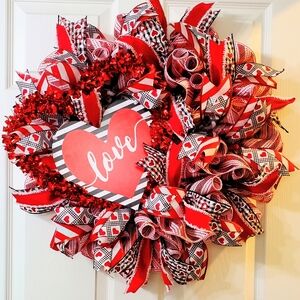 Charming Red and White Heart Wreath